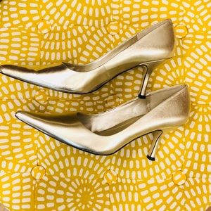Nine West Gold High Heels size 7.5